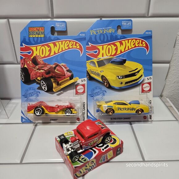 2021 Hot Wheels Mattel Games Uno, Rockem sockem , Pictionary - Picture 1 of 6